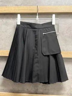 【美品】 rienda リエンダ　アウトポケットプリーツ　スコート　黒のサムネイル
