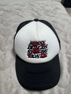 刺繍デザインキャップ ホワイト/ブラック