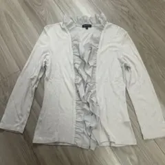 【美品】INDIVI 長袖 フリル ブラウス グレージュ 38のサムネイル