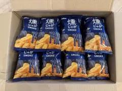 Calbee 燻じゃが SMOKE 25g✖️24袋セット ポテトチップスのサムネイル