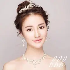 パール3点セット　イヤリング・ティアラ・ネックレスウェディングアクセサリ