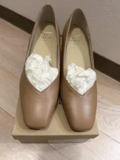ルタロン　ベージュ　パンプス
