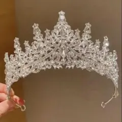 クリスタルティアラ ウェディング