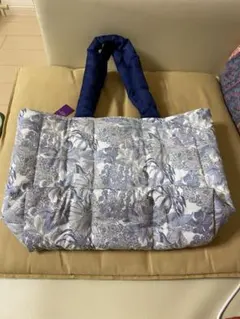 リバティ　ショルダーバッグ　花柄キルティング　トートバッグ　ふわふわ