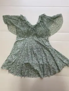 フリル付き緑色花柄ワンピース水着　ぽっちゃり