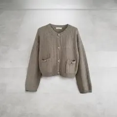 ゴールドボタンケーブルニットカーディガン