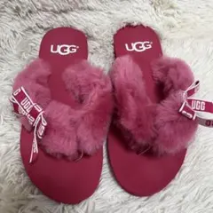 美品✨UGG ビーチサンダル　ファー　ピンク　リボンのサムネイル
