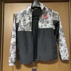 アンダーアーマーウインドブレーカー