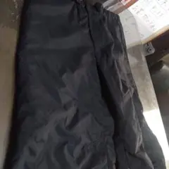 スラックス処分！1000円均一、10月末まで