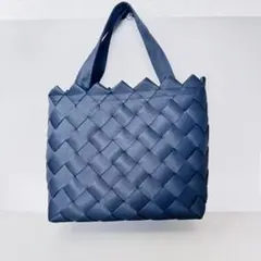 美品 編み込み サテンバッグ 黒 巾着 ハンドバッグ 高級 艶 高見え 冠 