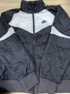 Nike ナイロンジャケット 黒/白