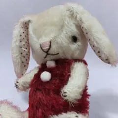 赤いプードルのぬいぐるみ パール首輪付き - メルカリ