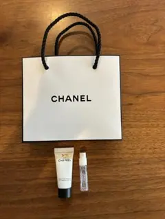 お値下げ中・CHANEL セラム N°1 ドゥ シャネル 香水セット