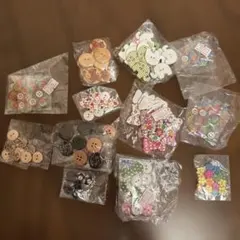 多様なデザインのボタンセット