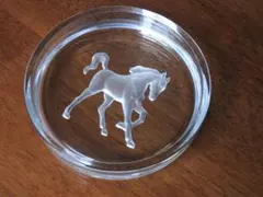 ガラス製 置き型灰皿 馬モチーフ - メルカリ