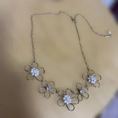 花モチーフ ネックレス