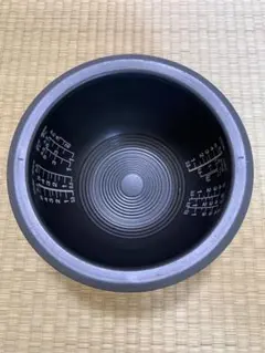 美品 綺麗 5.5合 RC-10VXK 東芝 炊飯器 釜 カマ 内釜 本丸鉄釜 - メルカリ