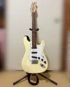 ブルーメタリックストラトキャスタータイプギター フェンダー