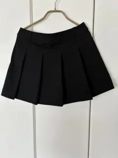 ユニクロ　ブラック プリーツ ミニスカートのサムネイル