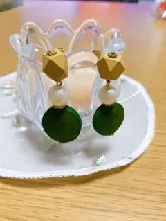 ハンドメイドピアス 大ぶり ウッドパーツ コットンパール グリーン イエロー
