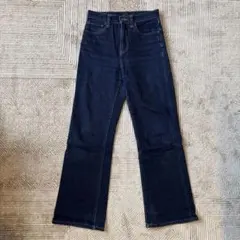 UNIQLO フレアハイライズジーンズ