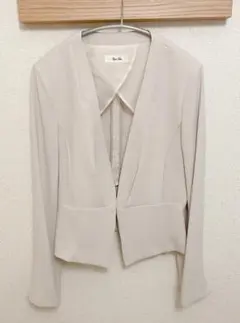 【値下げ可】リルフェテ ペプラムデザインノーカラージャケット ベージュ Ｍ