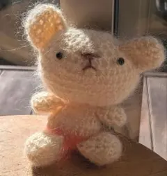 あみぐるみ うさぎ クリームベージュ色 オレンジパンツのうさちゃん