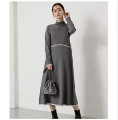 センスオブプレイス　バイカラーフレアニットワンピース　グレー