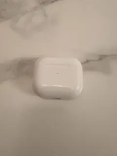 AirPods第3世代　充電ケースのみ、整備済み品
