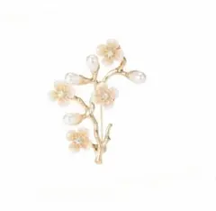 パールとオーロラカラーの桜ブローチ 4枚の花びら さくら 幸運 花 サクラ