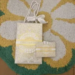 CHRISTIAN DIOR ショップ袋とボックス