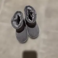 グレーのスエード風ブーツ 14サイズ　ブリーズ　breeze