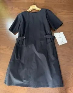 ★未使用品★センソユニコt.b 黒のひざ丈ワンピース 半袖