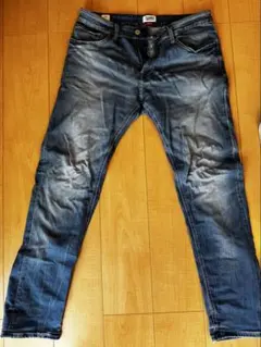 トミージーンズ