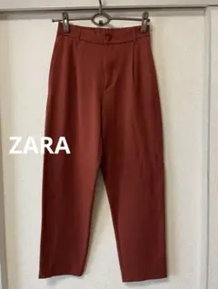 美品!ZARAエンジ色パンツ