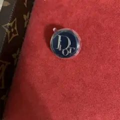 Diorノベルティ ピンバッジ&Dの文字のブローチ‼️2点セット‼️