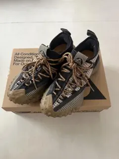 NIKE ACG Mountain Fly Low スニーカーのサムネイル