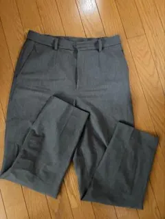ユニクロ　スマートアンクルパンツ M グレー