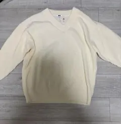 【新品】UNIQLO オフホワイト Vネックセーター M