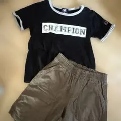 Champion Tシャツとカーキショートパンツセット 120