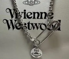 Vivienne Westwood安全ピンネックレス