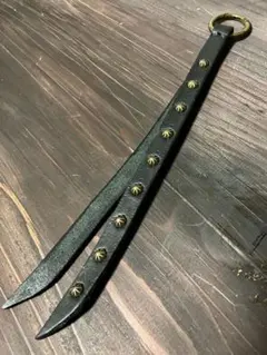 【ハンドメイド】　オイルレザー　ロング　スタッズ　キーホルダー
