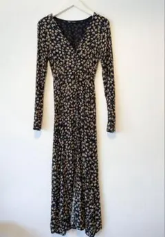 引っ越し整理の大丈夫お値下げ　ZARA フラワープリントワンピース