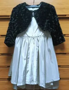 ドレス✨️おすすめ　 女の子 130 グレーのドレス　黒ボレロ付き