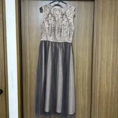 AIMER 刺繍入りパーティドレス　ピンクベージュ