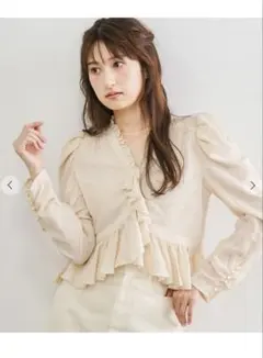 完売品〜COCO DEAL 【愛され名品】ランダムフリルペプラムトップス