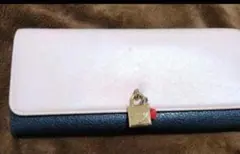 セール！FURLA　ハートチャーム付長財布♡
