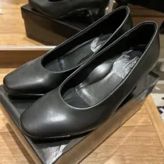 ブラックパンプス 中ヒールのサムネイル