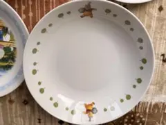 セブンイレブンより「クマのプーさん」お皿