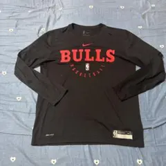 NIKE NBA シカゴ・ブルズ 長袖シャツ